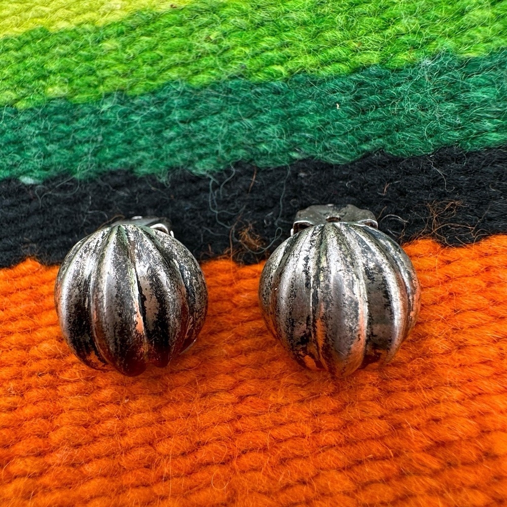 VTG Sterling Silver 925 Ribbed Fluted Puffed Clip Earrings